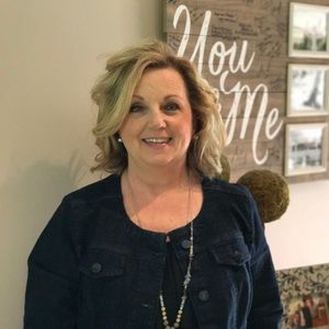 Meet your Posher, Deborah